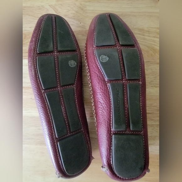Burgundy Suede Banana Republic Driving Moccasin with Bow - Picture 4 of 4